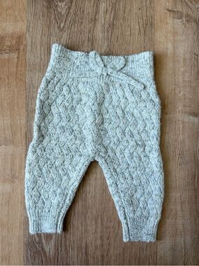 Quincy Mae Light Gray Cable Knit Baby Pants